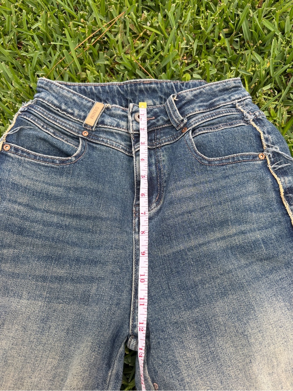 Obey Straight Leg Raw Hem Side Seam Jeans Women’s Size 24 Y2K Skater Denim - Picture 3 of 8